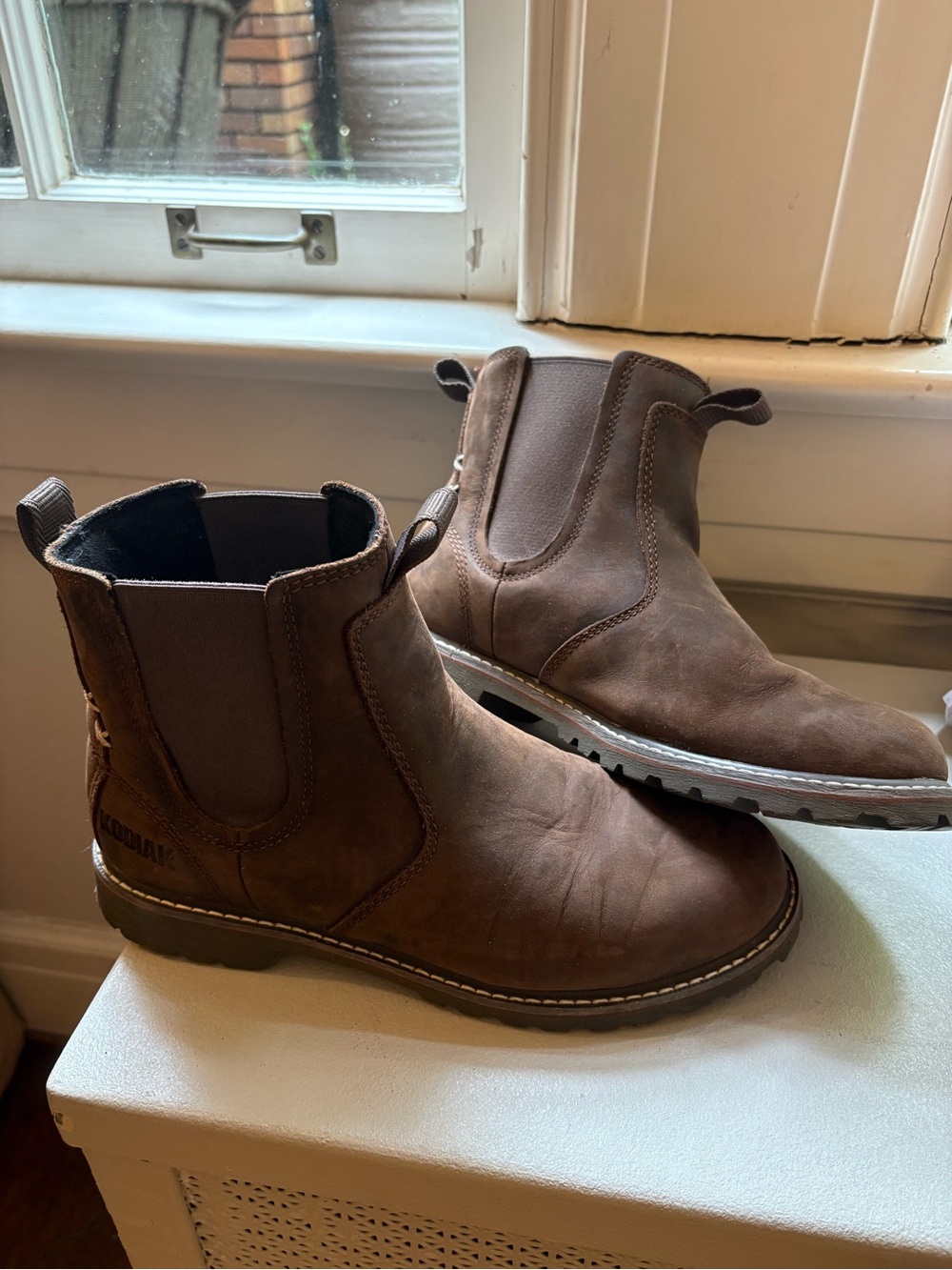 KODIAK Brown Chelsea Work Boots - Size 8M